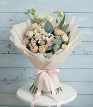 Букет цветов из:  Розы и Лизиантусы в Парусном