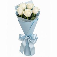 Букет 5 Белых роз Проуд в Парусном