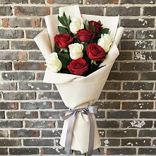 Букет цветов из:  Розы в Парусном