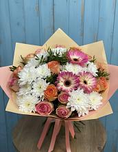 Букет цветов из:  Розы, Герберы и Хризантемы в Парусном