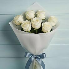 Букет 7 Белых роз Эдлесс Лав #REPLACE_PRED# Парусном
