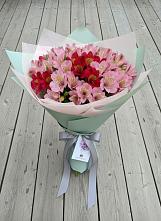 Букет цветов из:  Альстромерии в Парусном