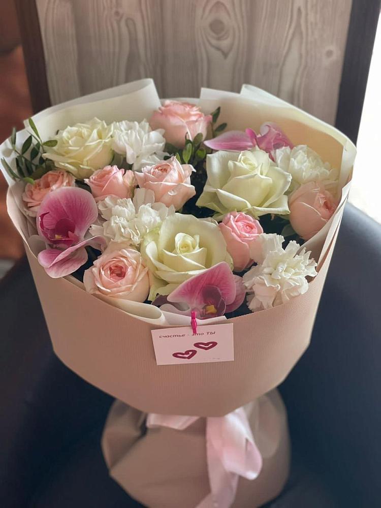 Букет цветов из: Орхидеи, Розы и Гвоздики в Парусном