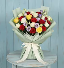 Букет цветов из:  Розы в Парусном
