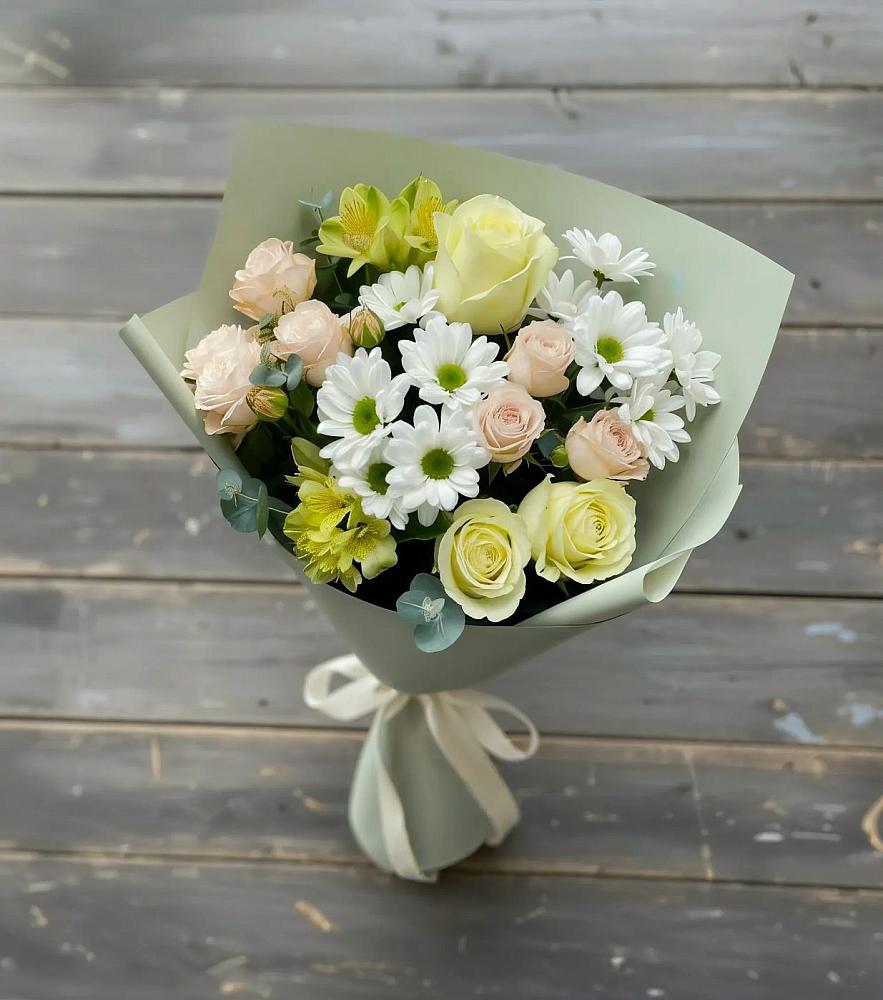 Букет цветов из: Альстромерии, Розы и Хризантемы в Парусном