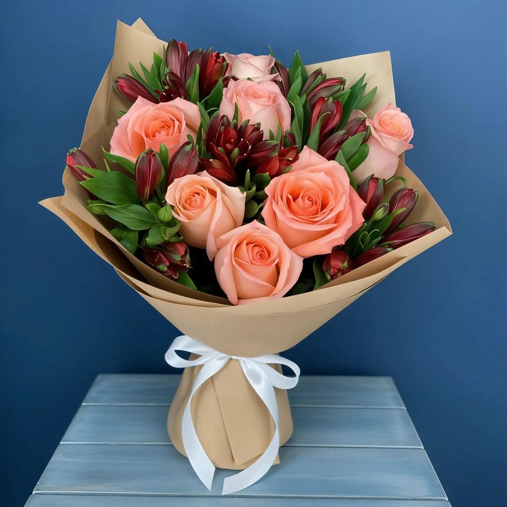 Букет цветов из: Розы и Альстромерии в Парусном