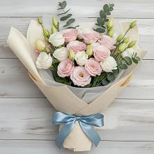 Букет цветов из:  Лизиантусы в Парусном