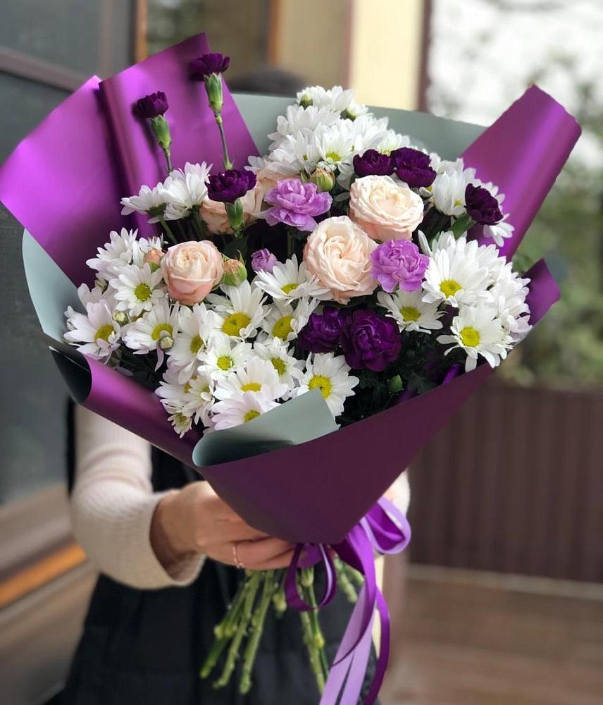 Букет цветов из: Хризантемы, Гвоздики и Розы в Парусном