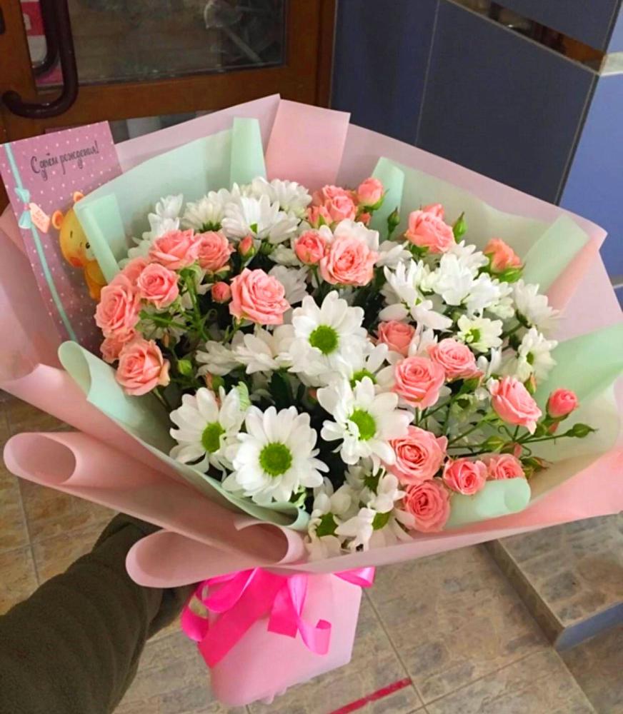 Букет цветов из: Розы и Хризантемы в Парусном