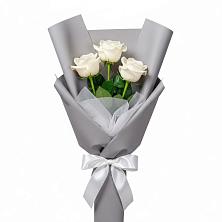 Букет 3 белые розы в Парусном