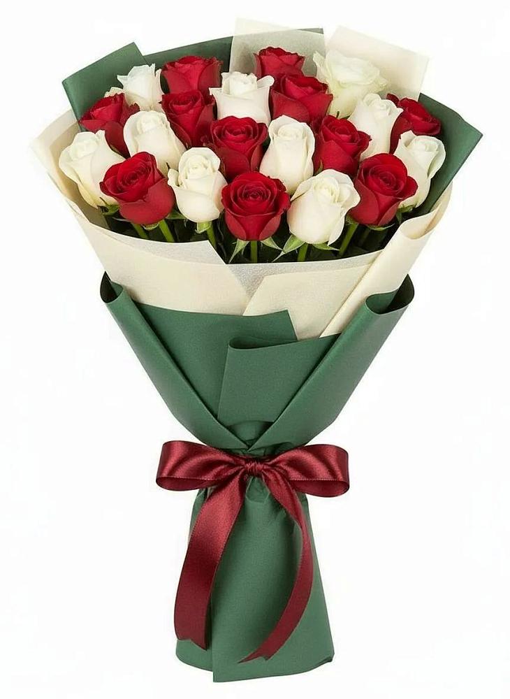 Букет Микс из красных и белых роз в Парусном