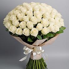 Букет 101 беля роза Белоснежка в Парусном