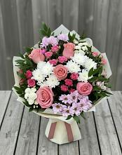 Букет цветов из:  Альстромерии, Гвоздики, Розы и Хризантемы в Парусном