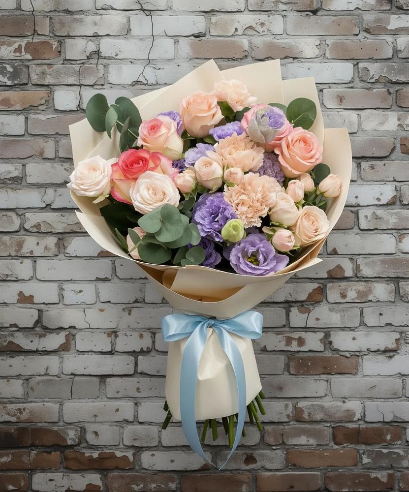 Букет цветов из: Розы, Лизиантусы и Гвоздики в Парусном