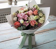 Букет цветов из:  Розы, Лизиантусы и Гвоздики в Парусном