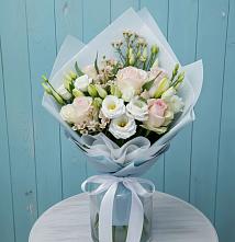 Букет цветов из:  Розы и Лизиантусы в Парусном