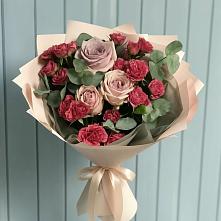 Букет цветов из:  Гвоздики и Розы в Парусном