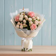 Букет цветов из:  Розы в Парусном