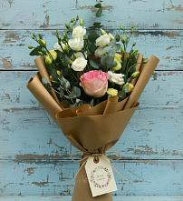 Букет цветов из:  Розы и Лизиантусы в Парусном