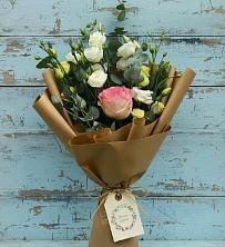 Букет цветов из:  Розы и Лизиантусы в Парусном