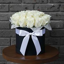 Цветочная композиция из Розы в шляпной коробке в Парусном